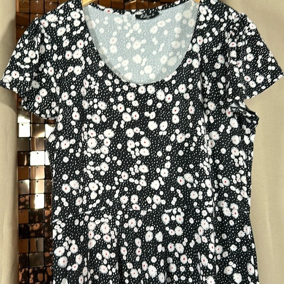 2 Dye 4 Black Short Sleeve Stretchy Lightweight Dress White & Red Floral Print L - Picture 3 of 10